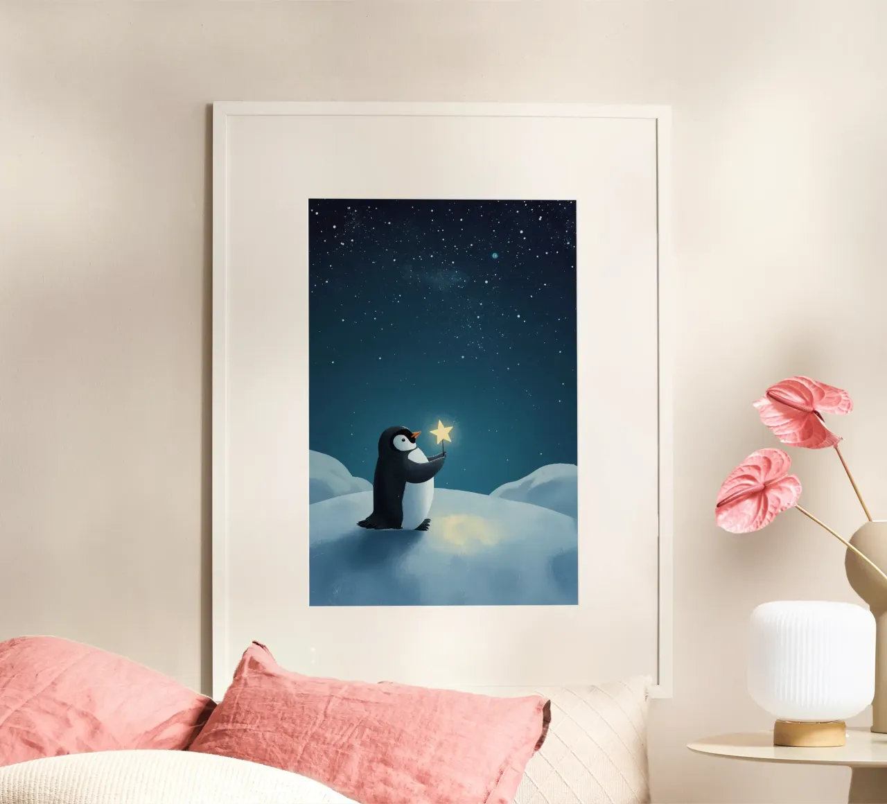 Pinguino con stella su collina innevata di notte carta hahnemühle da DesignDoodle