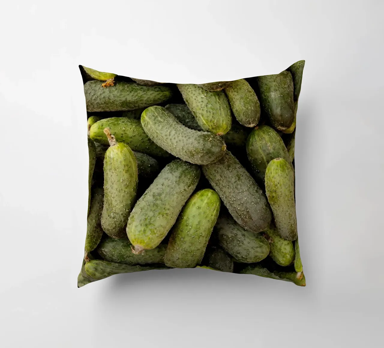 Cetrioli in Ucraina cuscino da Simon Koy