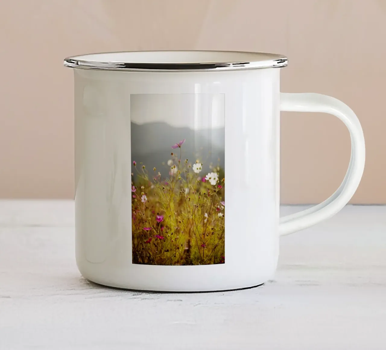 Prato nei Carpazi, Ucraina tazza in smalto da Simon Koy