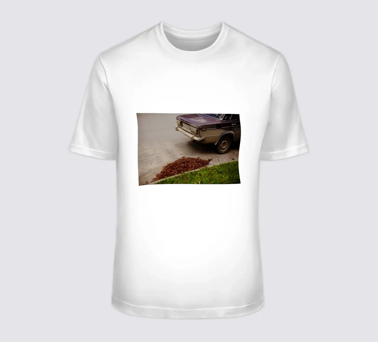 Auto d'epoca, Karparten, Ucraina t-shirt da Simon Koy