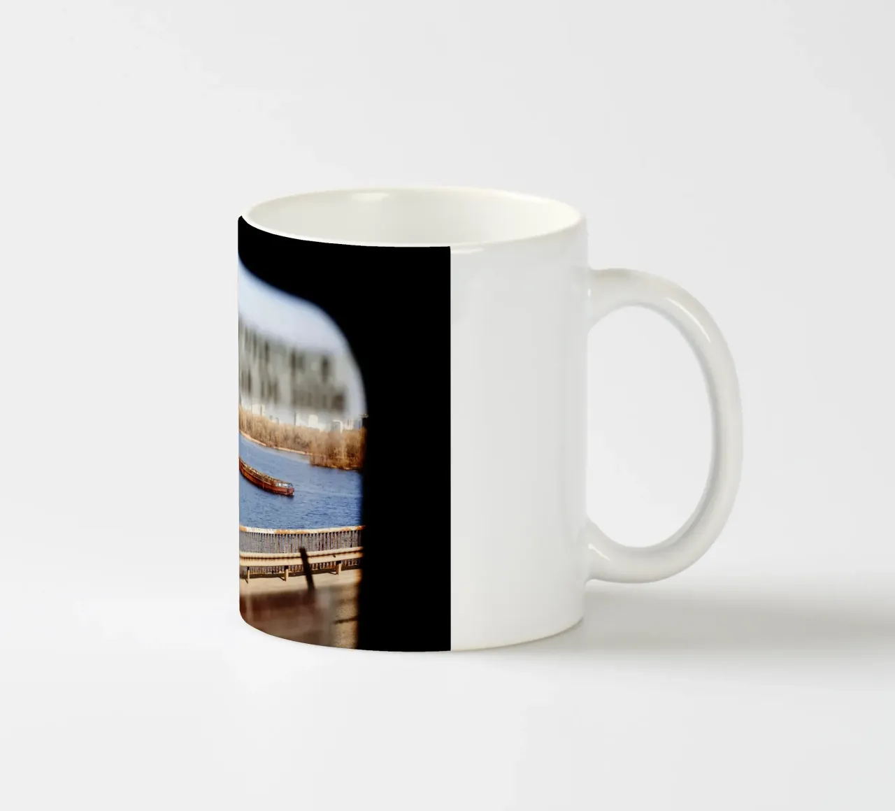 Djnpr, Fiume Kyiv, Ucraina tazza in ceramica da Simon Koy