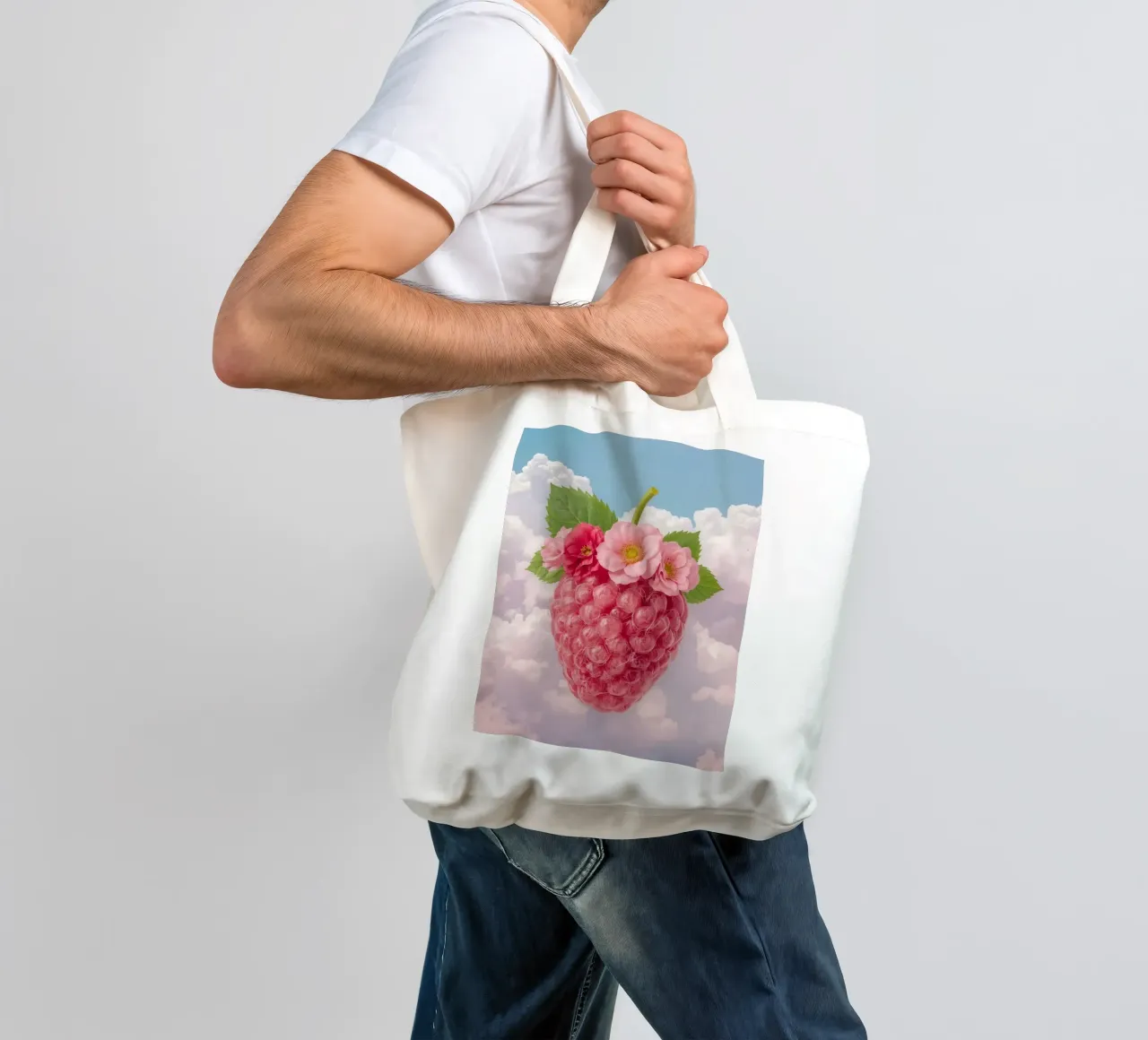 Lampone rosa con fiori e foglie nel cielo borsa in juta da DesignDoodle