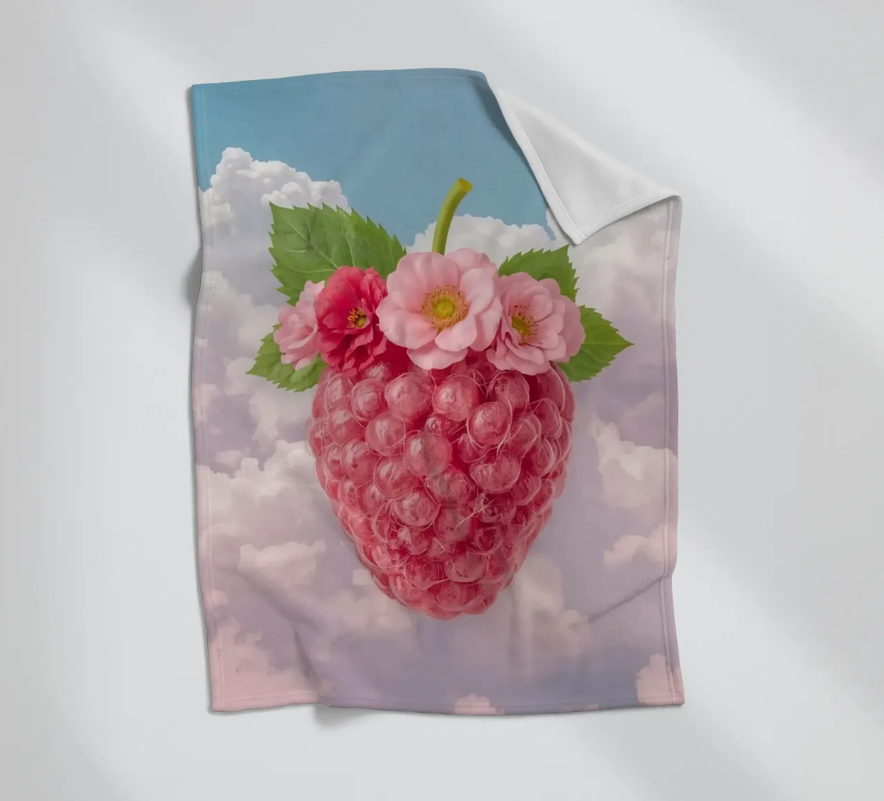Lampone rosa con fiori e foglie nel cielo coperta in pile da DesignDoodle