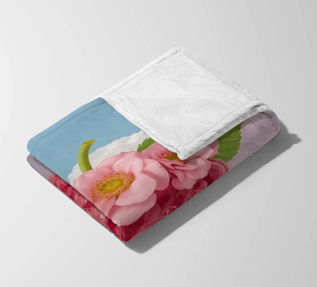 Lampone rosa con fiori e foglie nel cielo coperta in pile da DesignDoodle