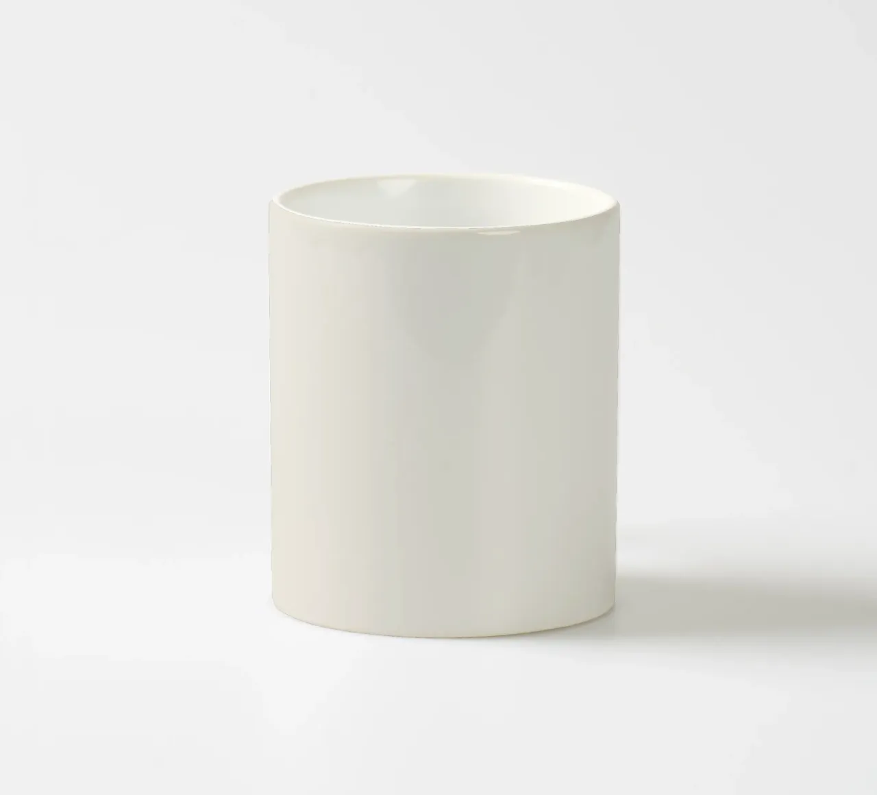 Stampa personalizzata di data e iniziale sovradimensionata tazza in ceramica da Imaginative