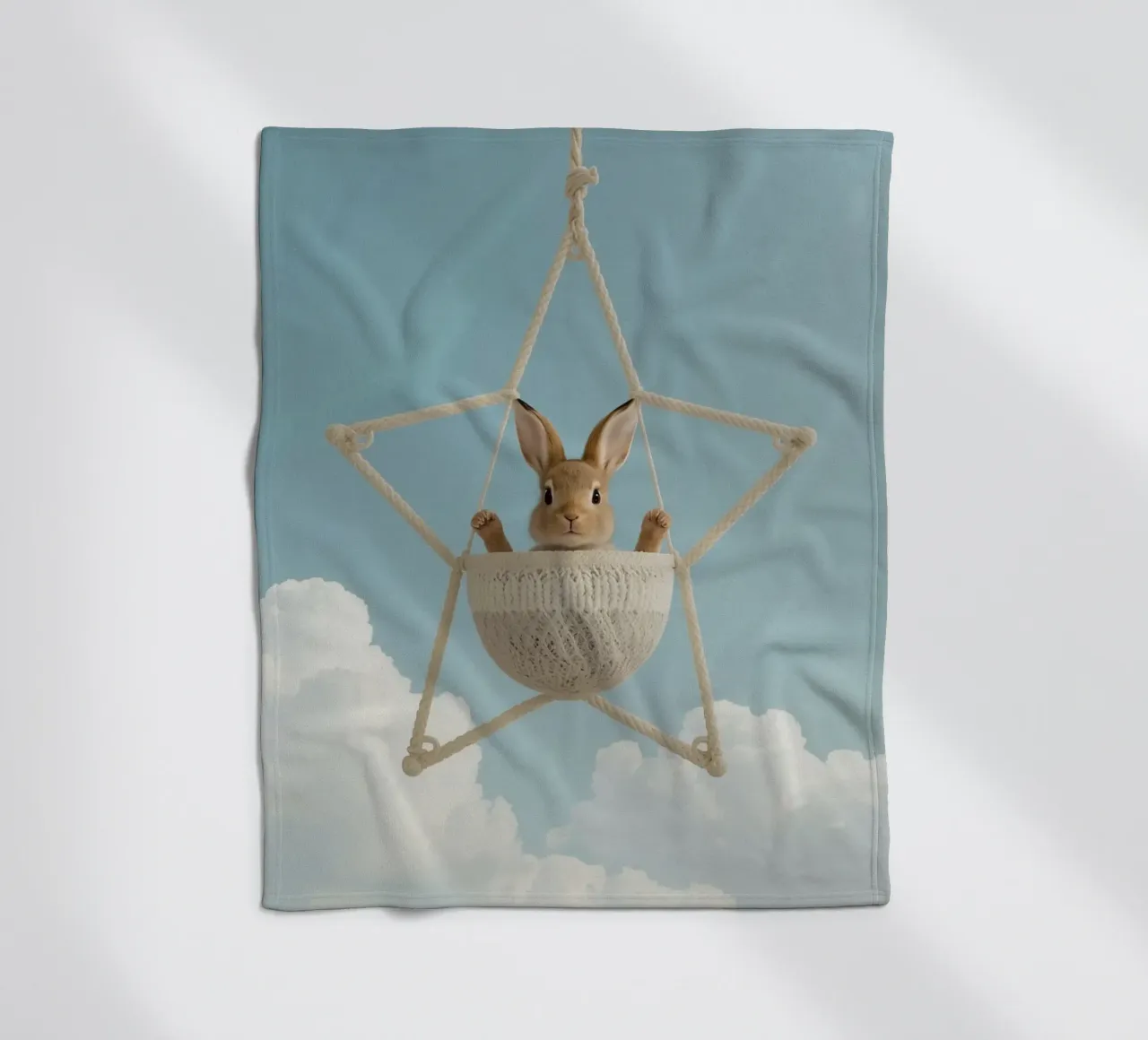 Funny Cute Rabbit in a Star-Shaped Rope Swing (lapin mignon dans une balançoire en corde en forme d'étoile) plaid polaire de DesignDoodle