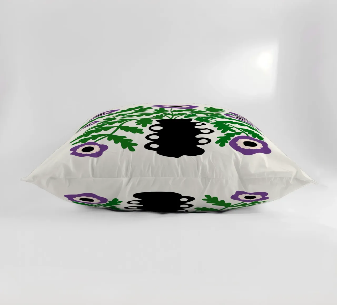Eclectic Modern Violet Flowers in Vase cuscino da TijanaArtStudio88