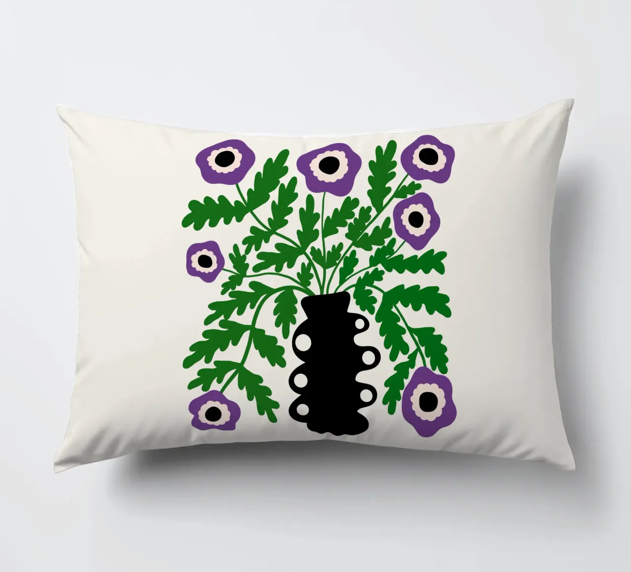 Eclectic Modern Violet Flowers in Vase cuscino da TijanaArtStudio88