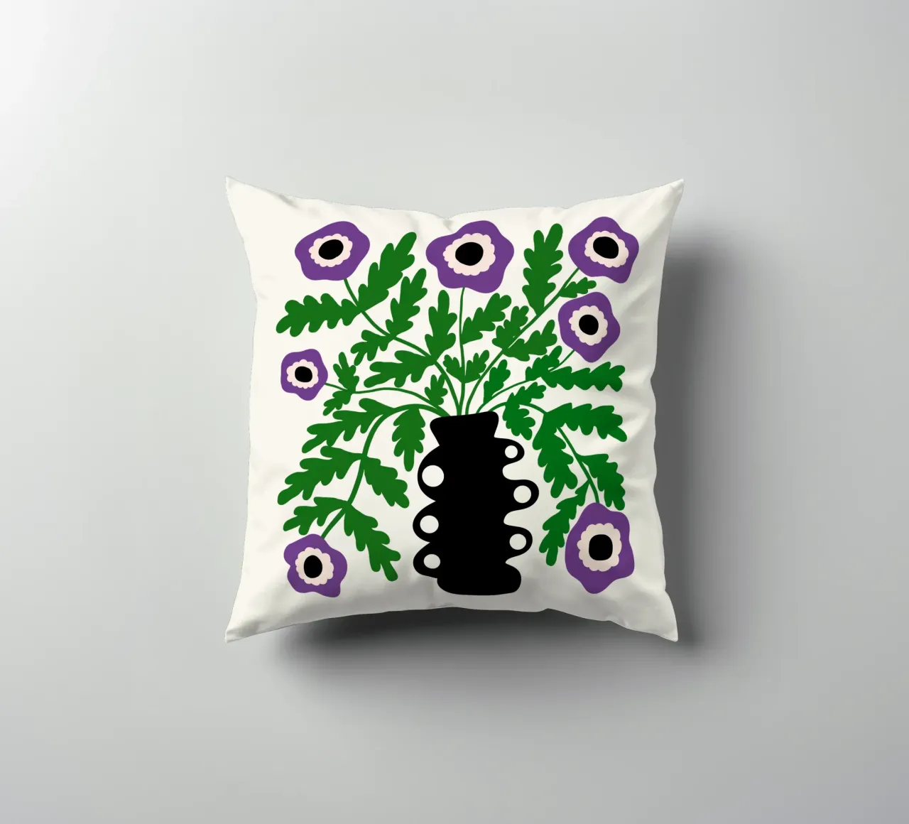 Eclectic Modern Violet Flowers in Vase cuscino da TijanaArtStudio88