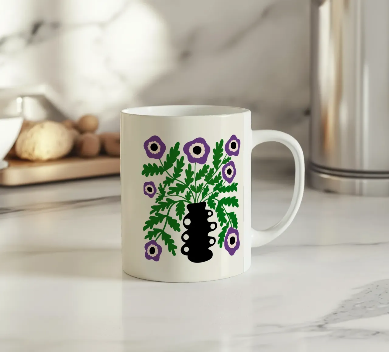 Eclectic Modern Violet Flowers in Vase tazza in ceramica da TijanaArtStudio88