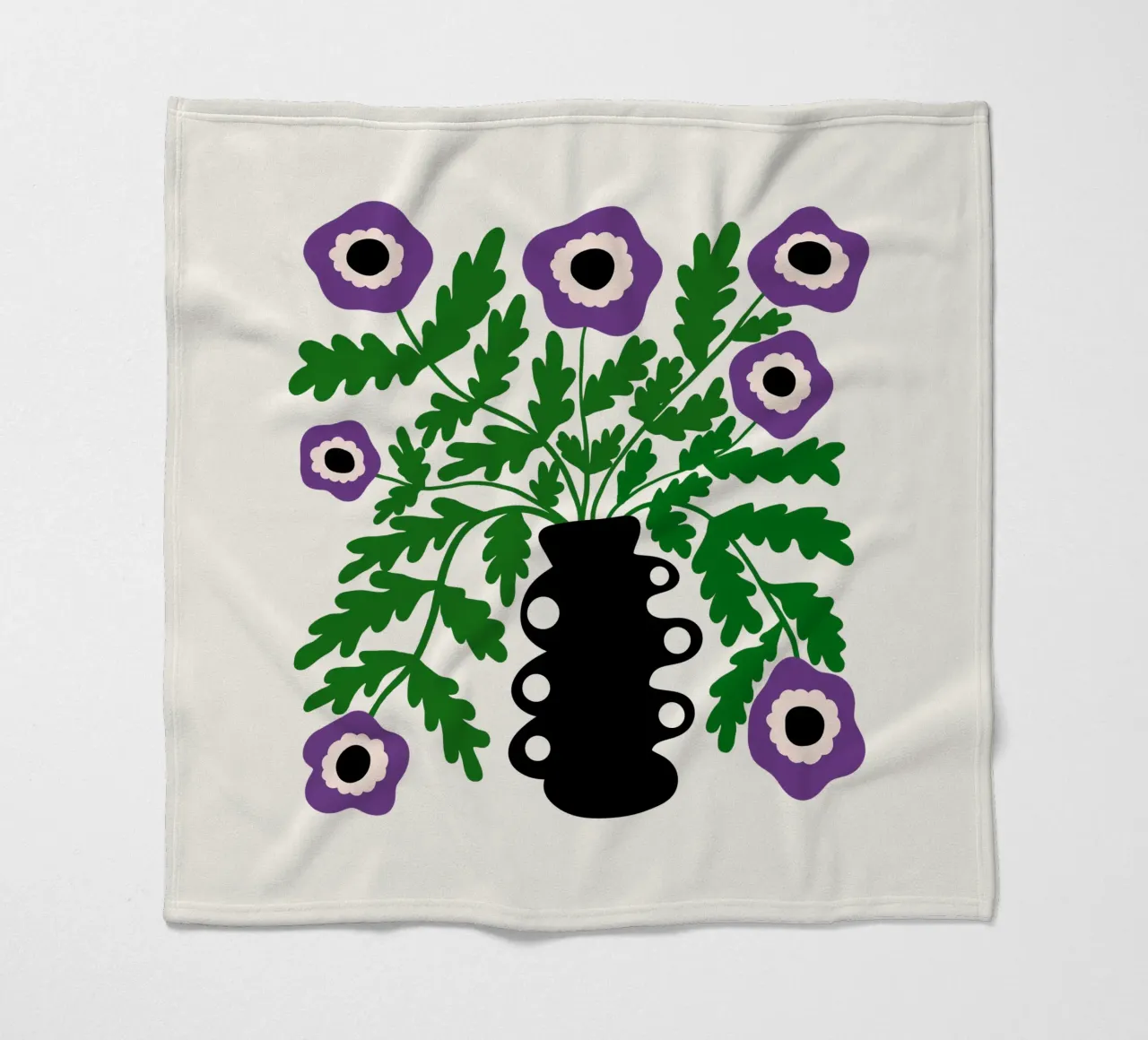 Eclectic Modern Violet Flowers in Vase coperta in pile da TijanaArtStudio88