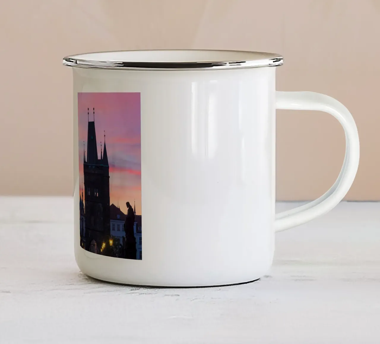 PRAGA 12 tazza in smalto da Tom Uhlenberg