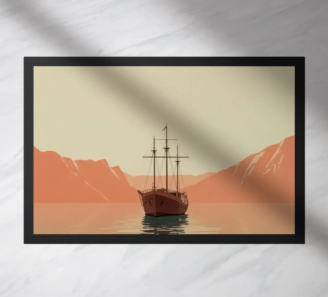 Nave a vela sull'acqua con montagne e cielo zerbino da DesignDoodle