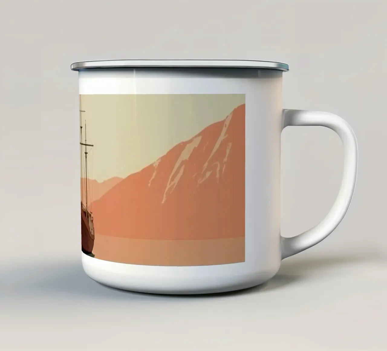 Nave a vela sull'acqua con montagne e cielo tazza in smalto da DesignDoodle