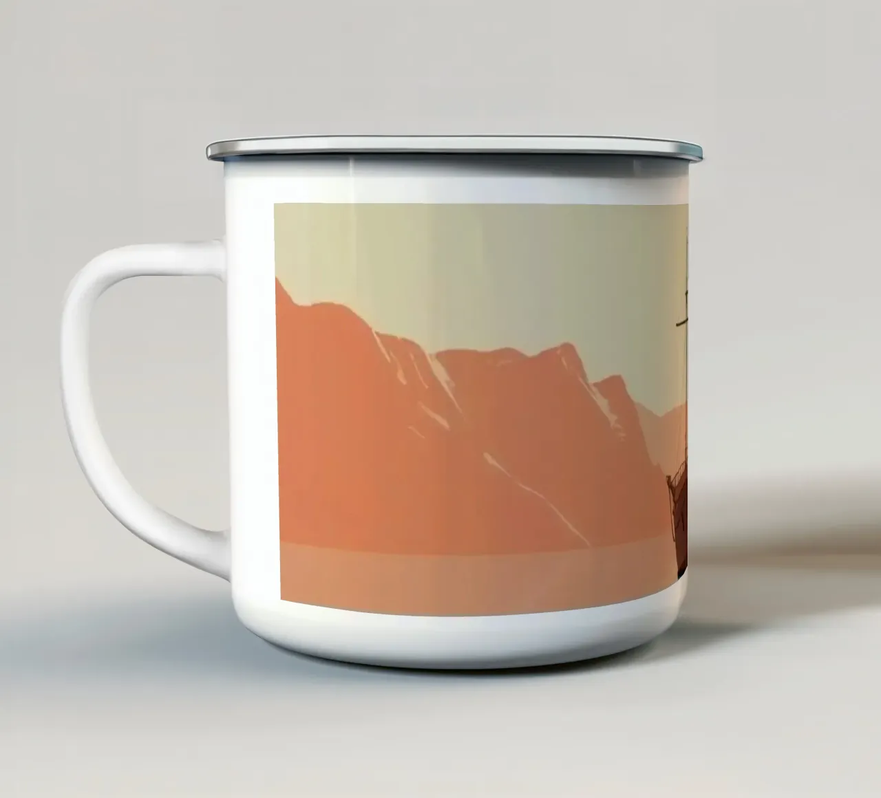 Nave a vela sull'acqua con montagne e cielo tazza in smalto da DesignDoodle