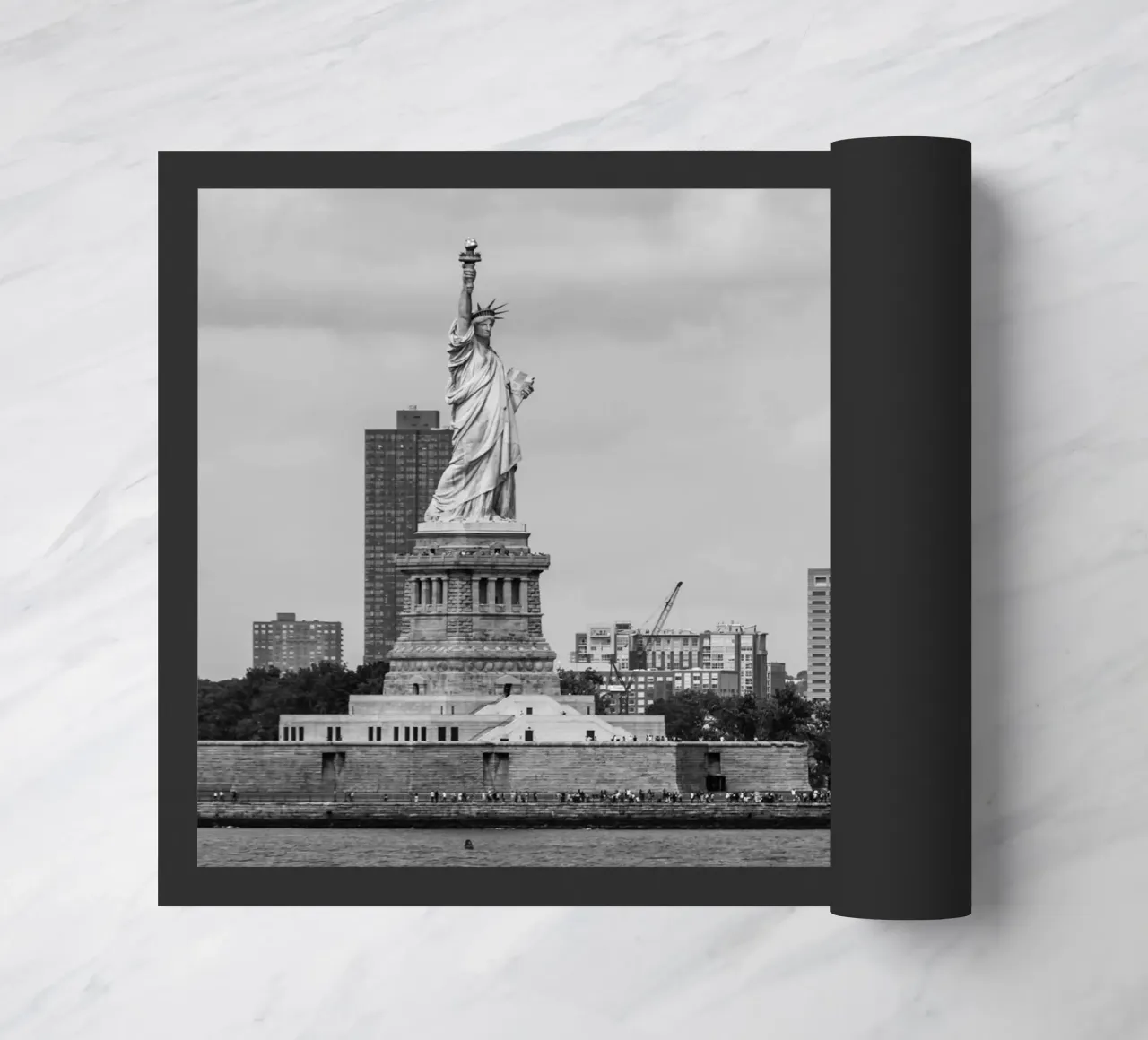 Statua dei liberti Stile B&N zerbino da Carinaprint