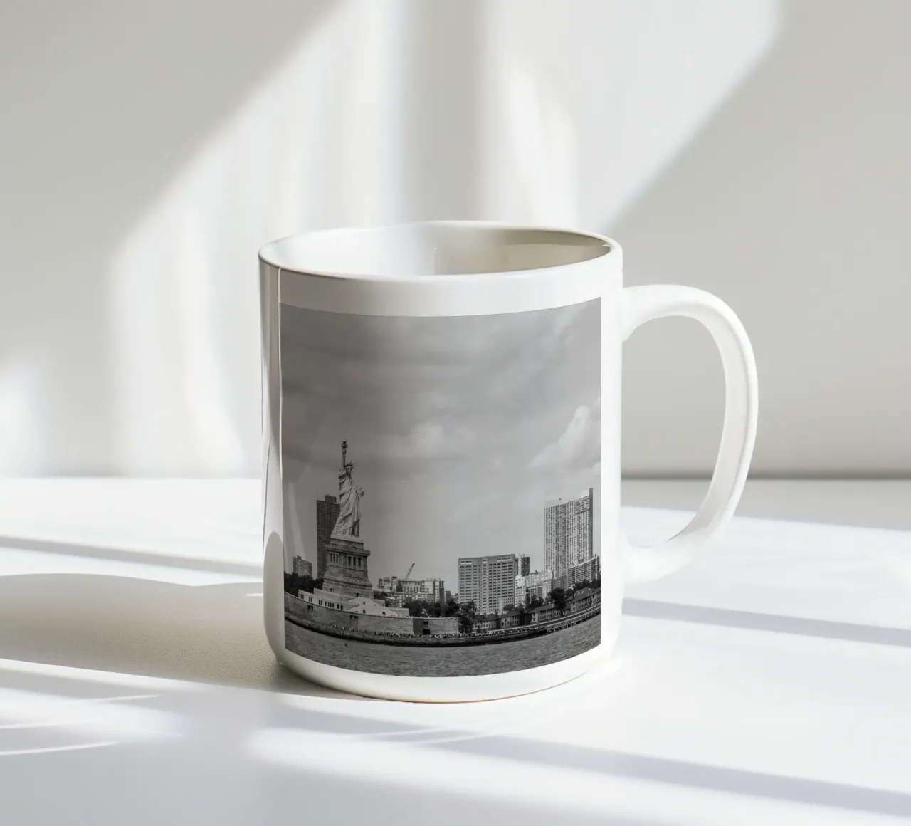 Statua dei liberti Stile B&N tazza in ceramica da Carinaprint