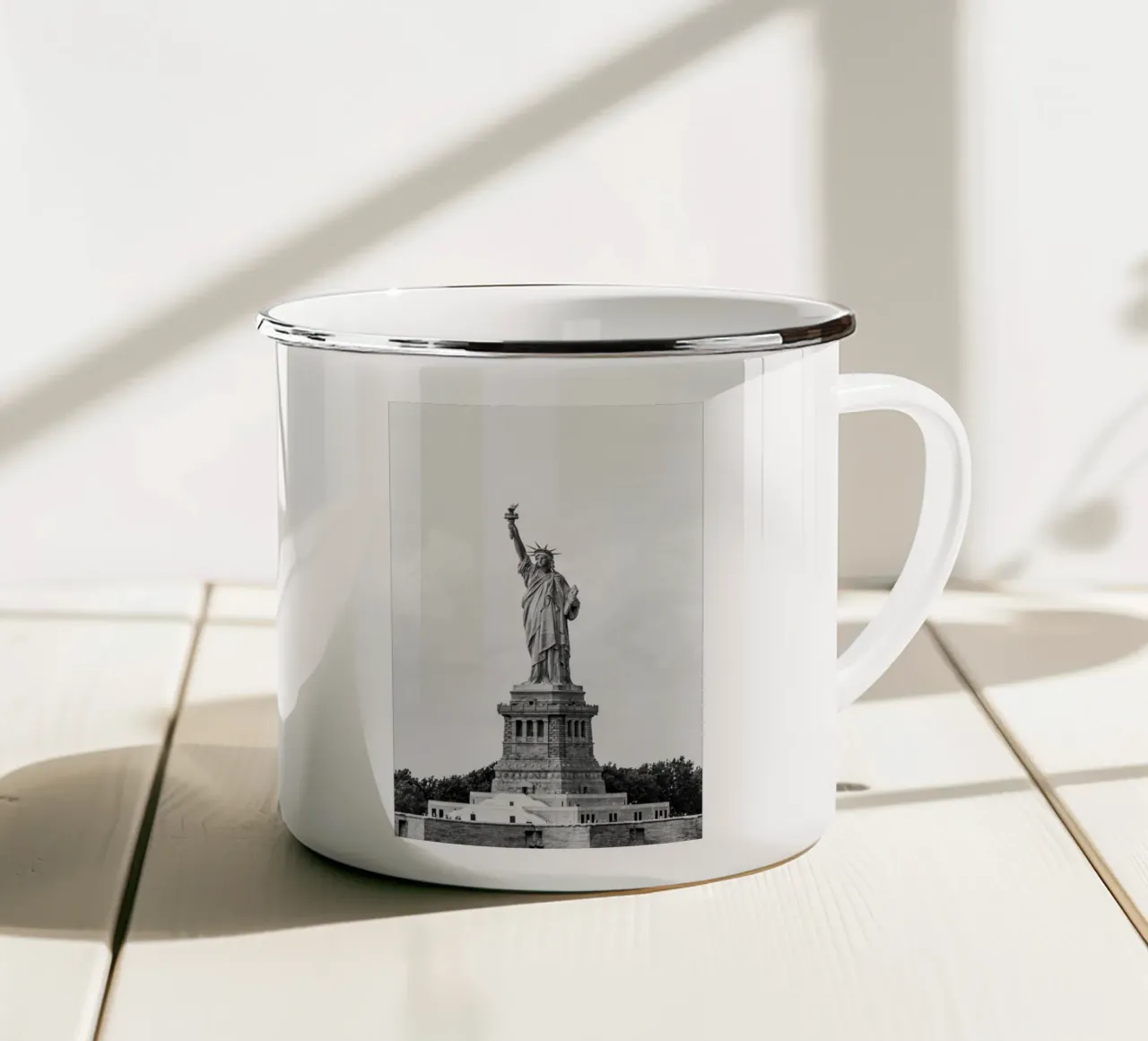Monumento della Statua della Libertà Arte B&N tazza in smalto da Carinaprint
