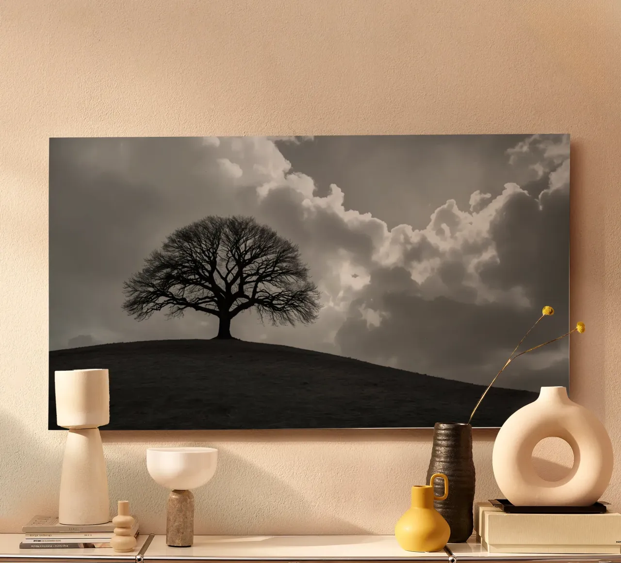 Sagoma di un albero spoglio su una collina contro un cielo nuvoloso alluminio dibond da DesignDoodle