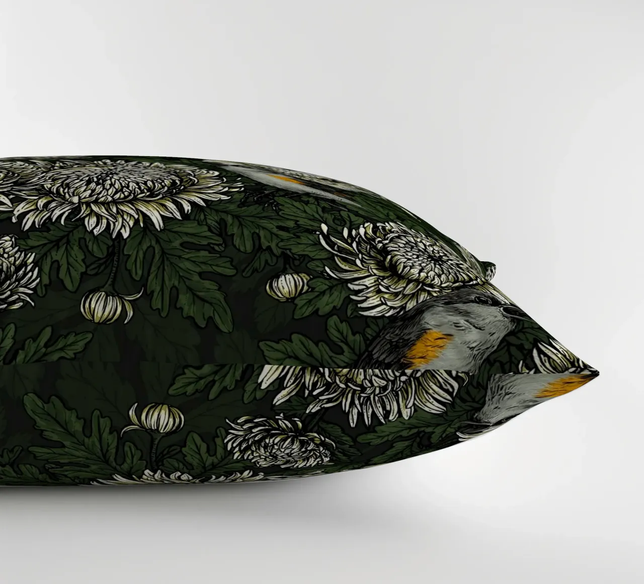 I codirossi nei crisantemi verdi e bianchi cuscino da Painted Nature