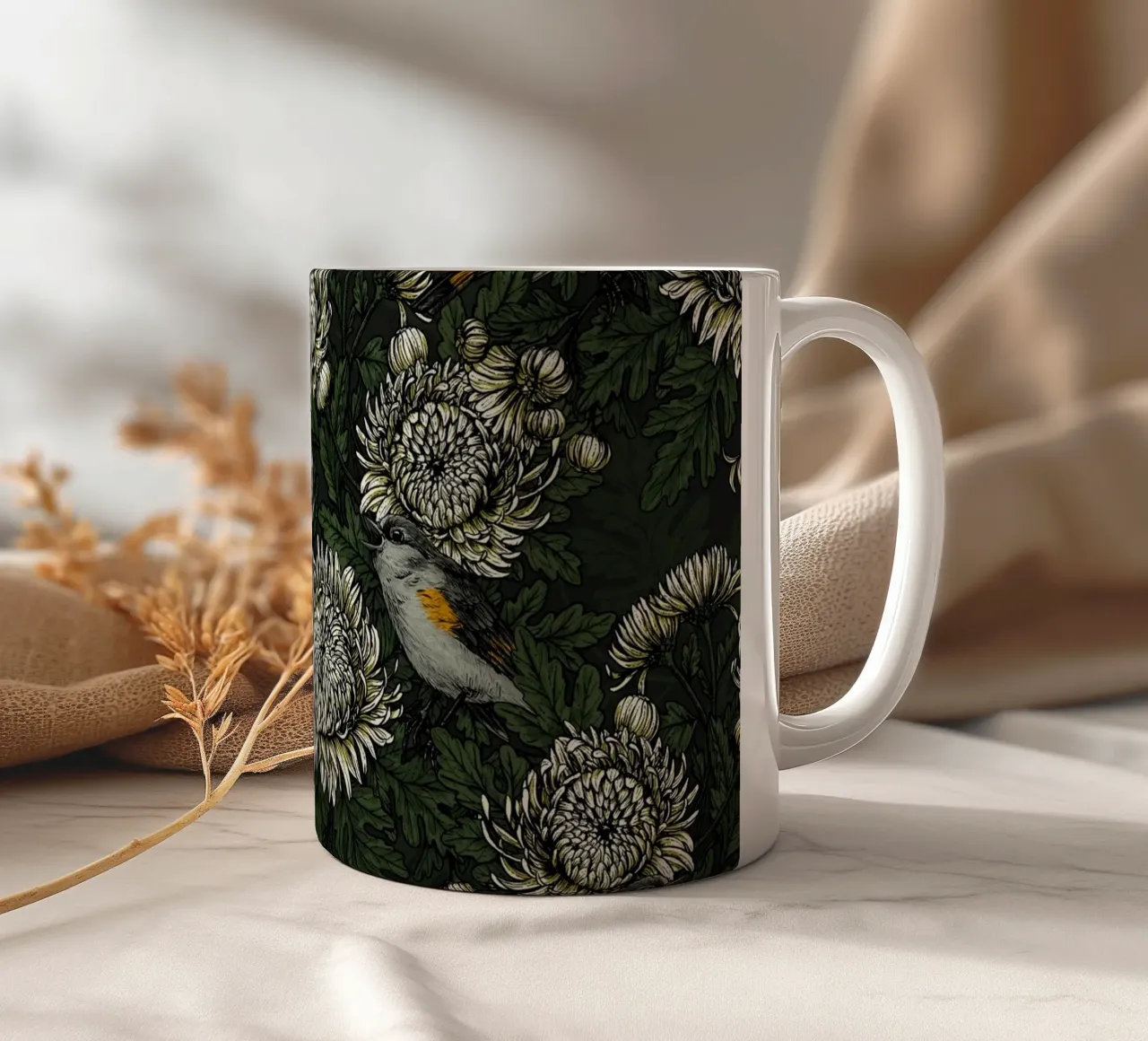 I codirossi nei crisantemi verdi e bianchi tazza in ceramica da Painted Nature