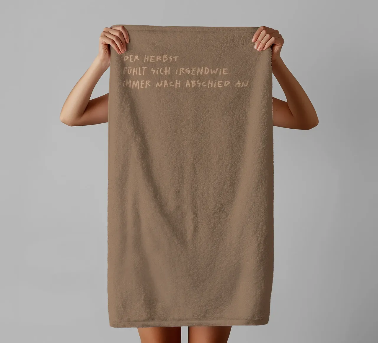 der Herbst.. (autumn falling) asciugamano da bagno da FRICKE DESIGN