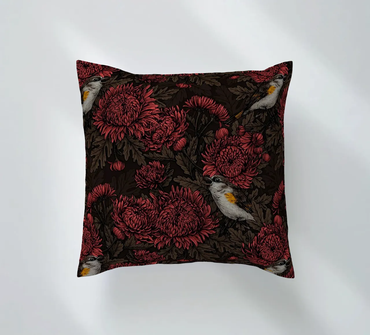 I codirossi nei crisantemi in marrone e rosso cuscino da Painted Nature