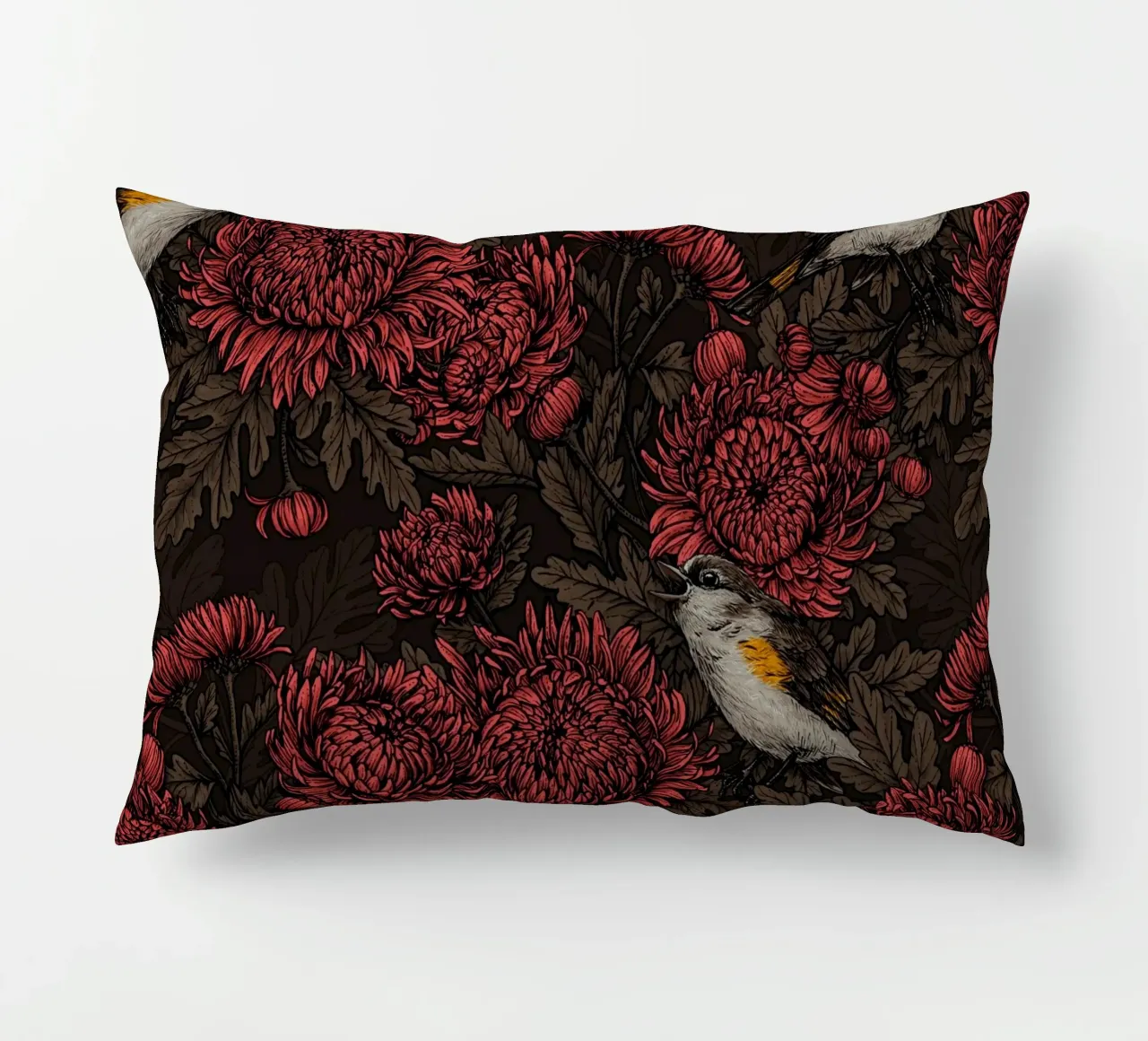I codirossi nei crisantemi in marrone e rosso cuscino da Painted Nature
