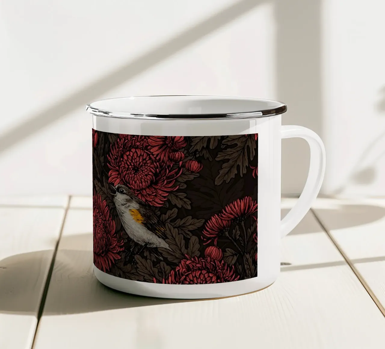 I codirossi nei crisantemi in marrone e rosso tazza in smalto da Painted Nature