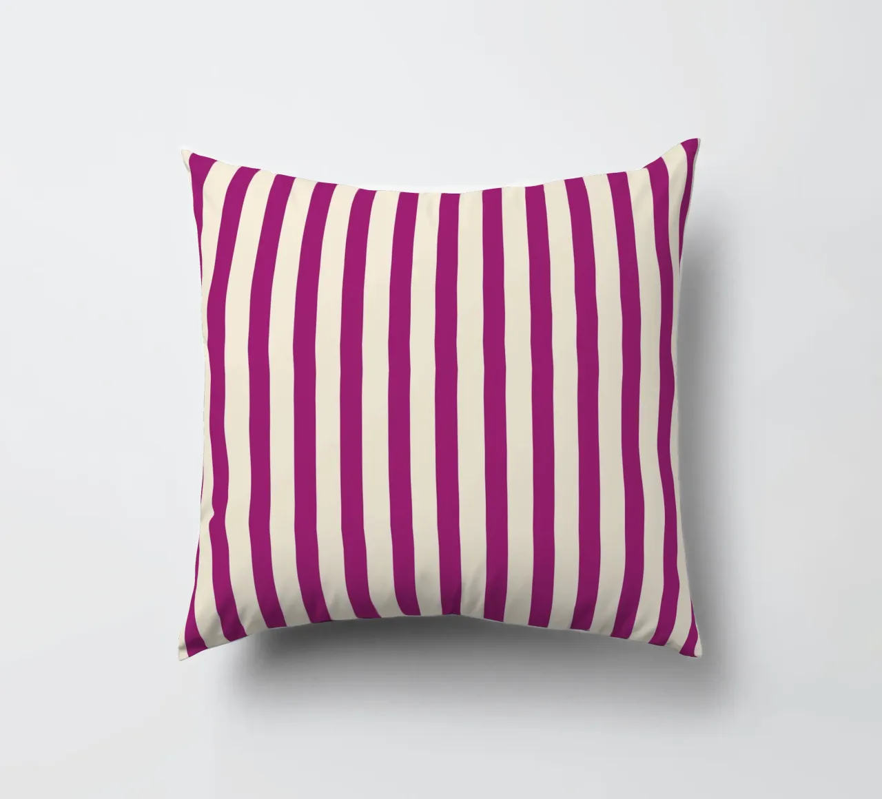 Retro Charming Magenta Stripes cuscino da TijanaArtStudio88