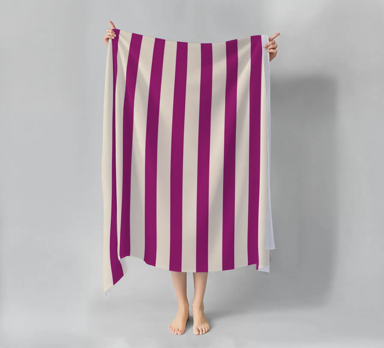 Retro Charming Magenta Stripes telo mare da TijanaArtStudio88