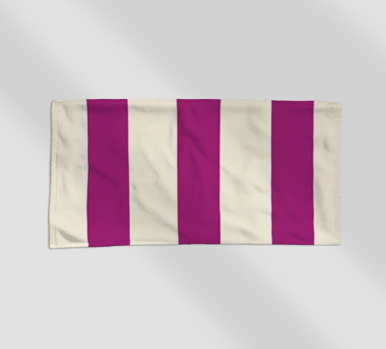 Retro Charming Magenta Stripes telo mare da TijanaArtStudio88