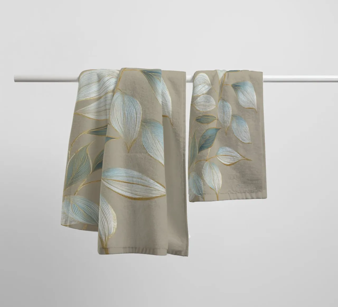 Design a foglie color oro pastello asciugamano da bagno da Carinaprint