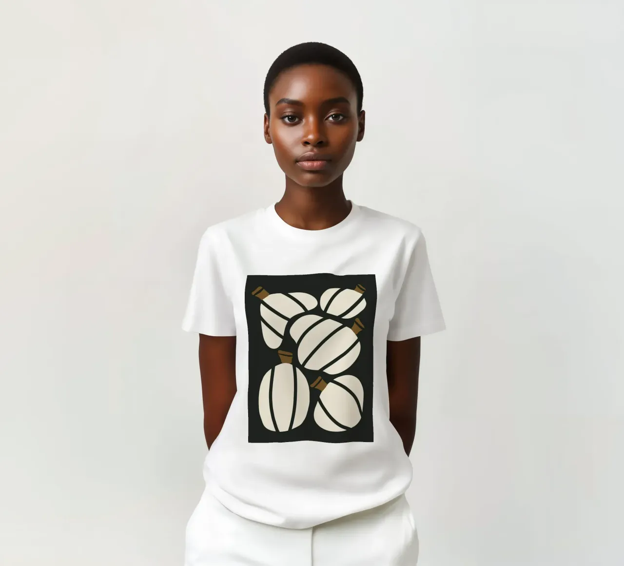 Arte bauhaus di metà secolo in bianco e nero, zucca retrò d'autunno t-shirt da This Wild Soul - Illustration