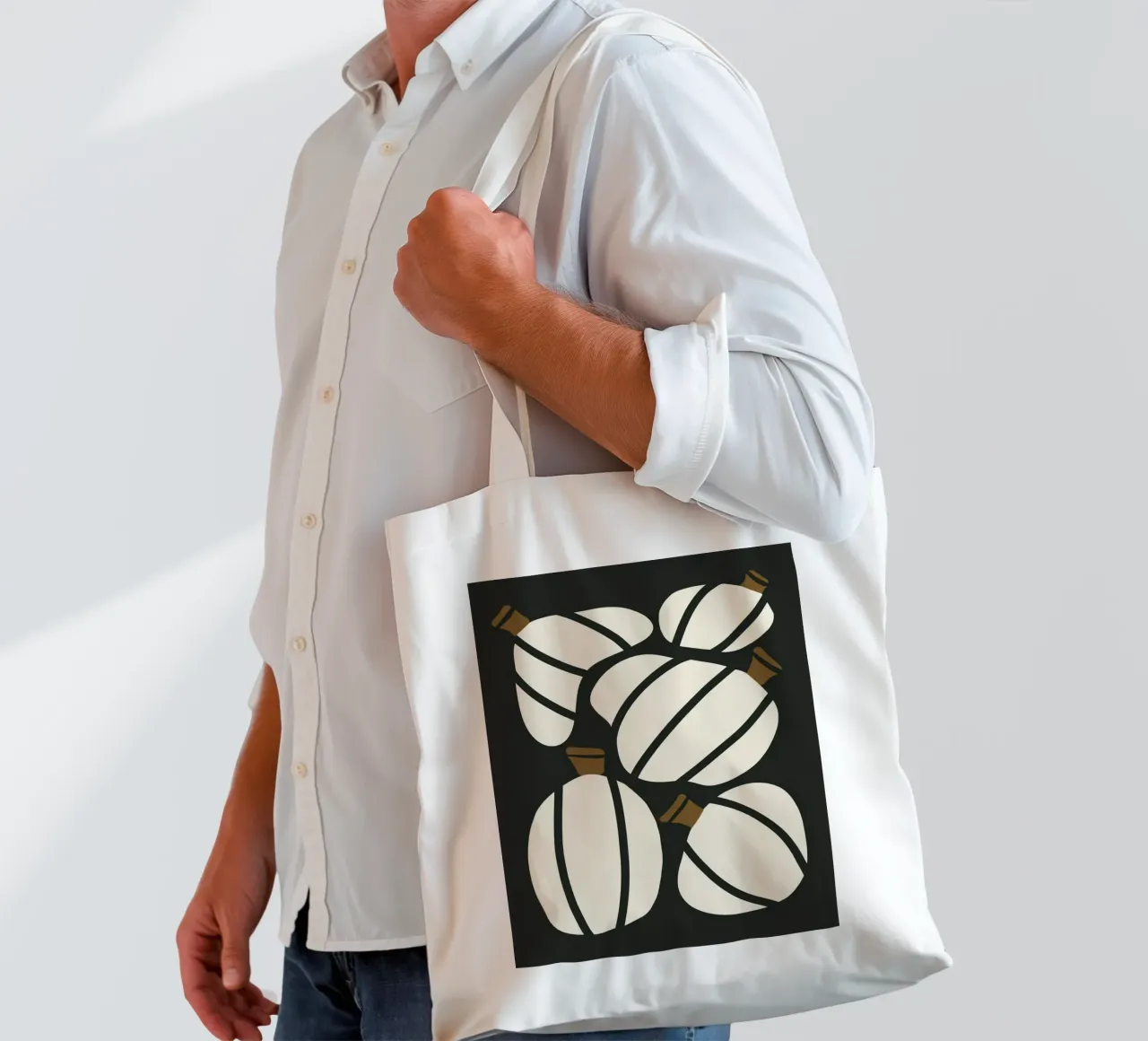 Arte bauhaus di metà secolo in bianco e nero, zucca retrò d'autunno borsa in juta da This Wild Soul - Illustration