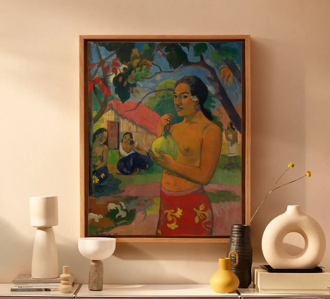 Paul Gauguin - Donna con un frutto in mano tela da Timeless Artworks