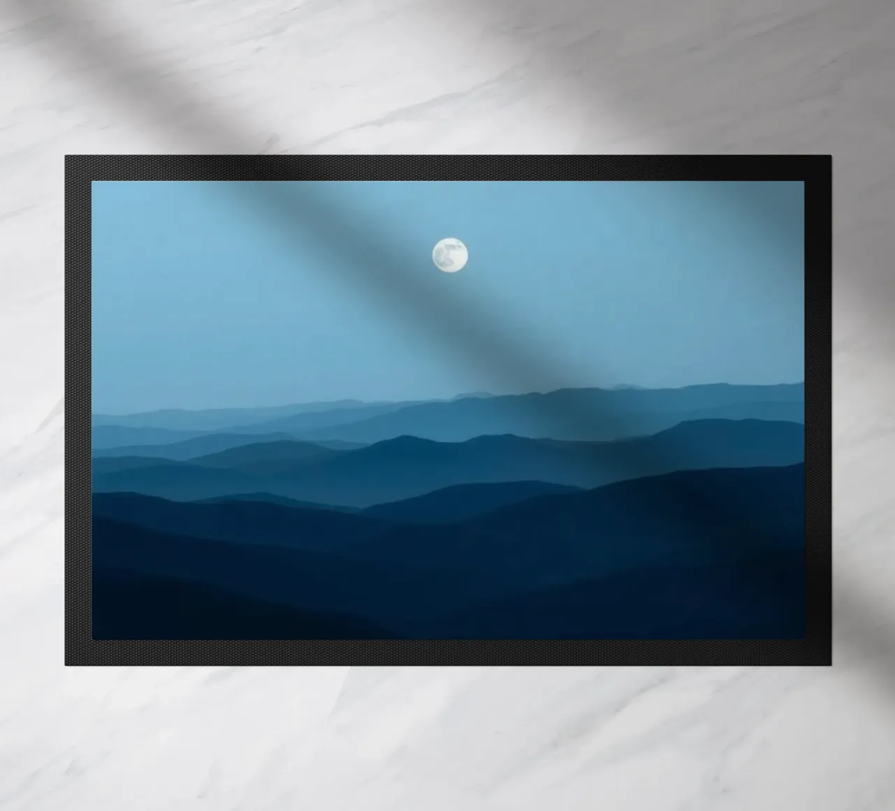 L'abbraccio della serenità: Un'alba di mezzanotte zerbino da Artistic-shop