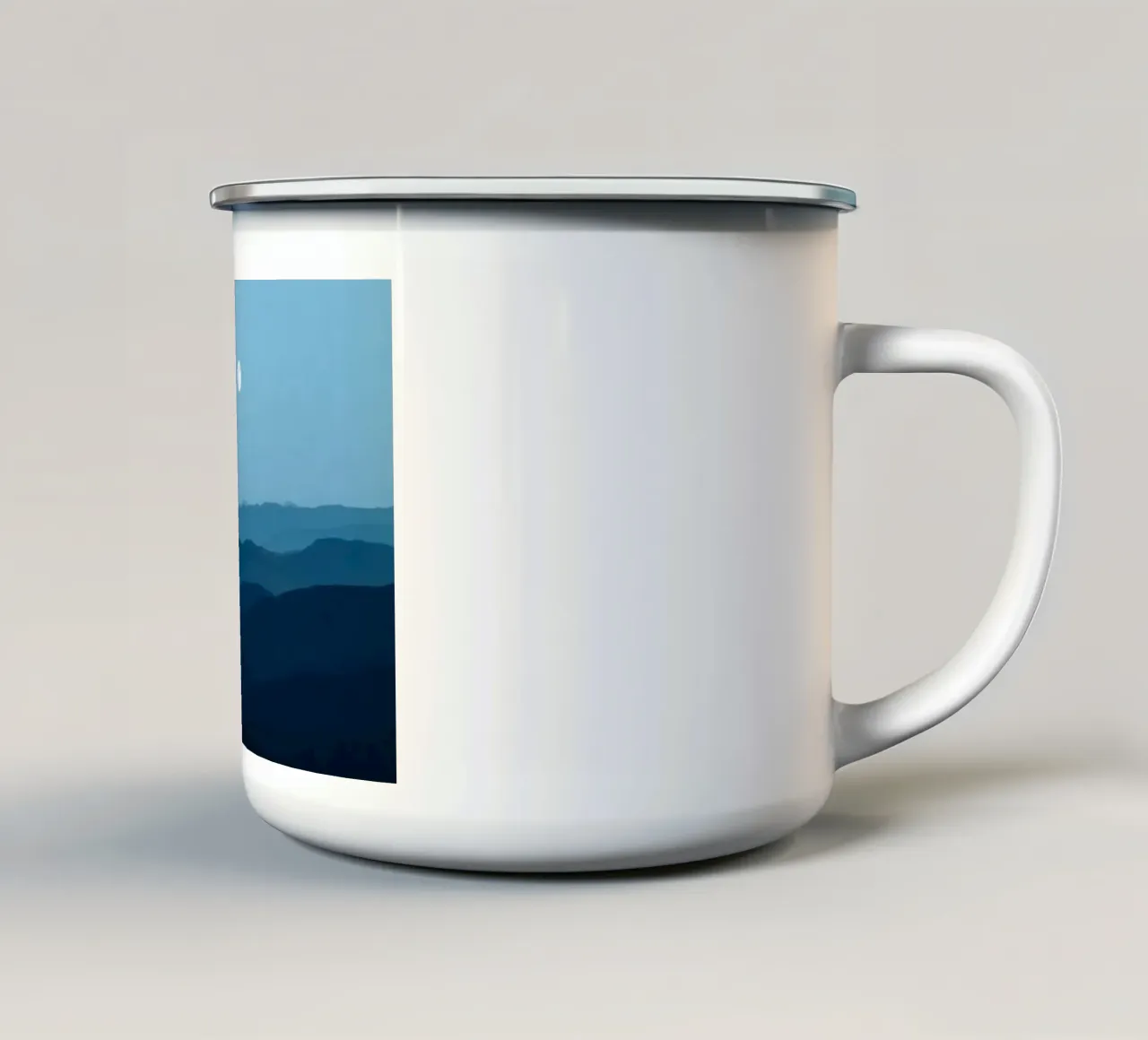 L'abbraccio della serenità: Un'alba di mezzanotte tazza in smalto da Artistic-shop