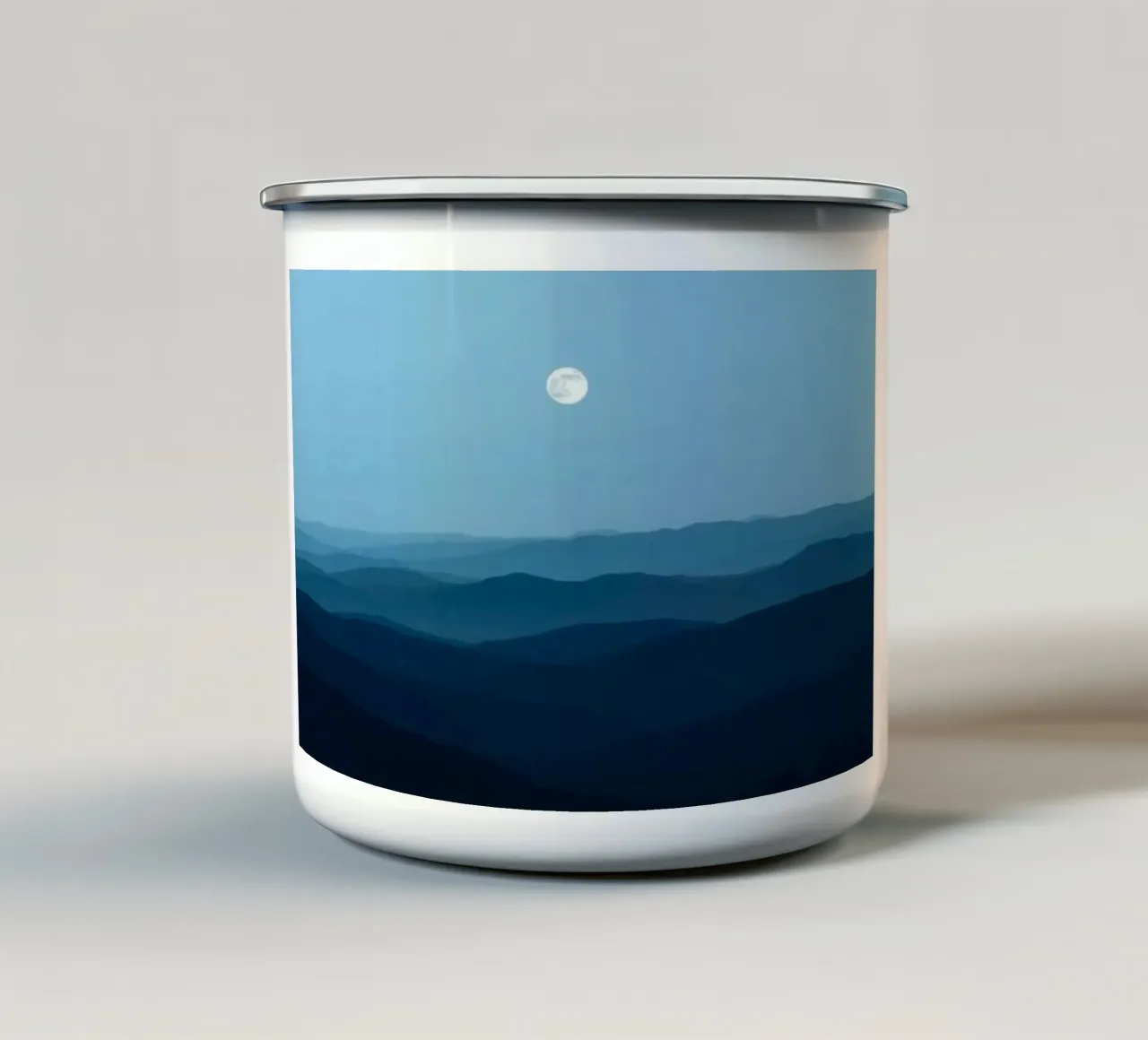 L'abbraccio della serenità: Un'alba di mezzanotte tazza in smalto da Artistic-shop