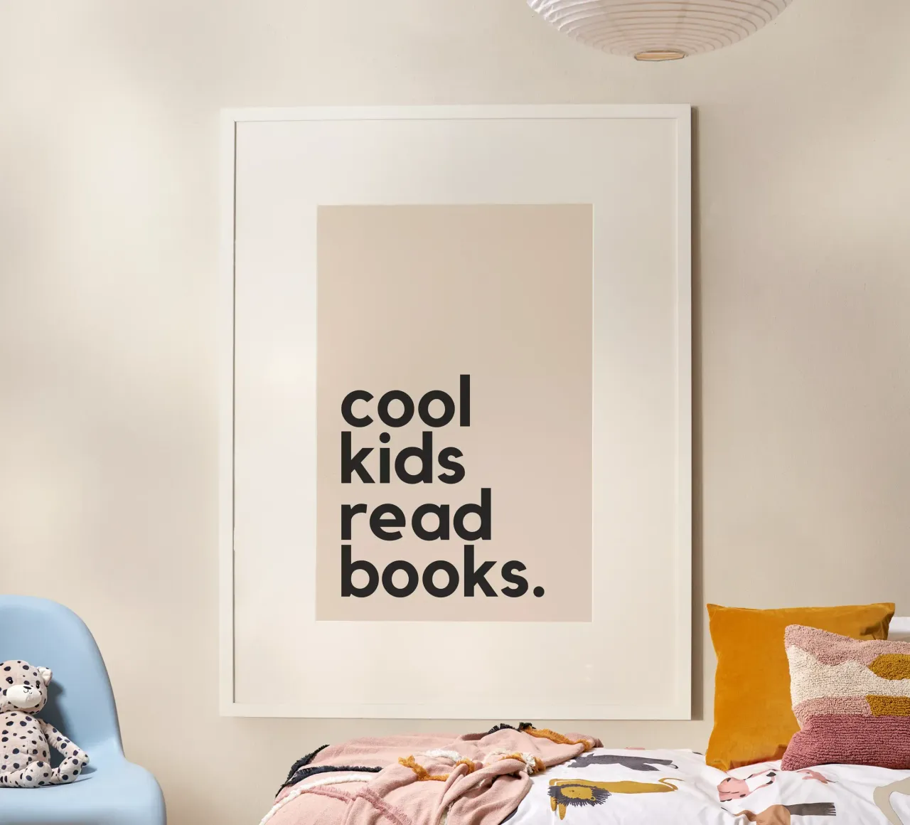 Cool Kids Read Books poster con telaio in alluminio da Mottos by Sinan Saydik