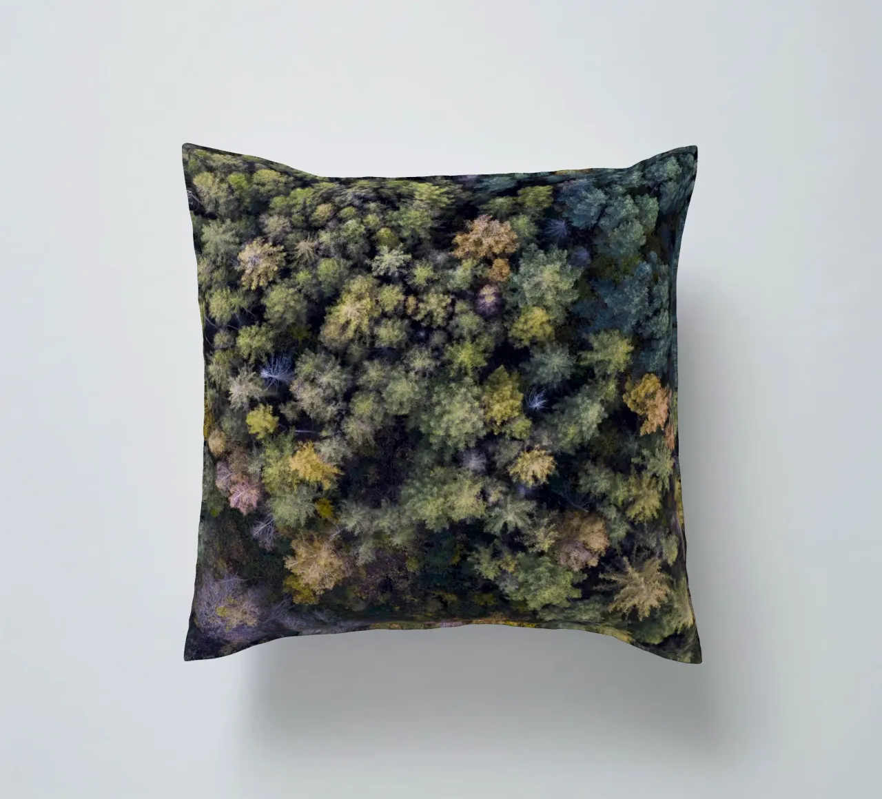 yellow autumn in the forest cuscino da Studio Nahili