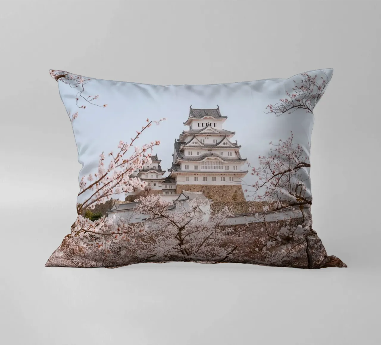I ciliegi in fiore del castello di Himeji, Giappone cuscino da Marcel Bisig