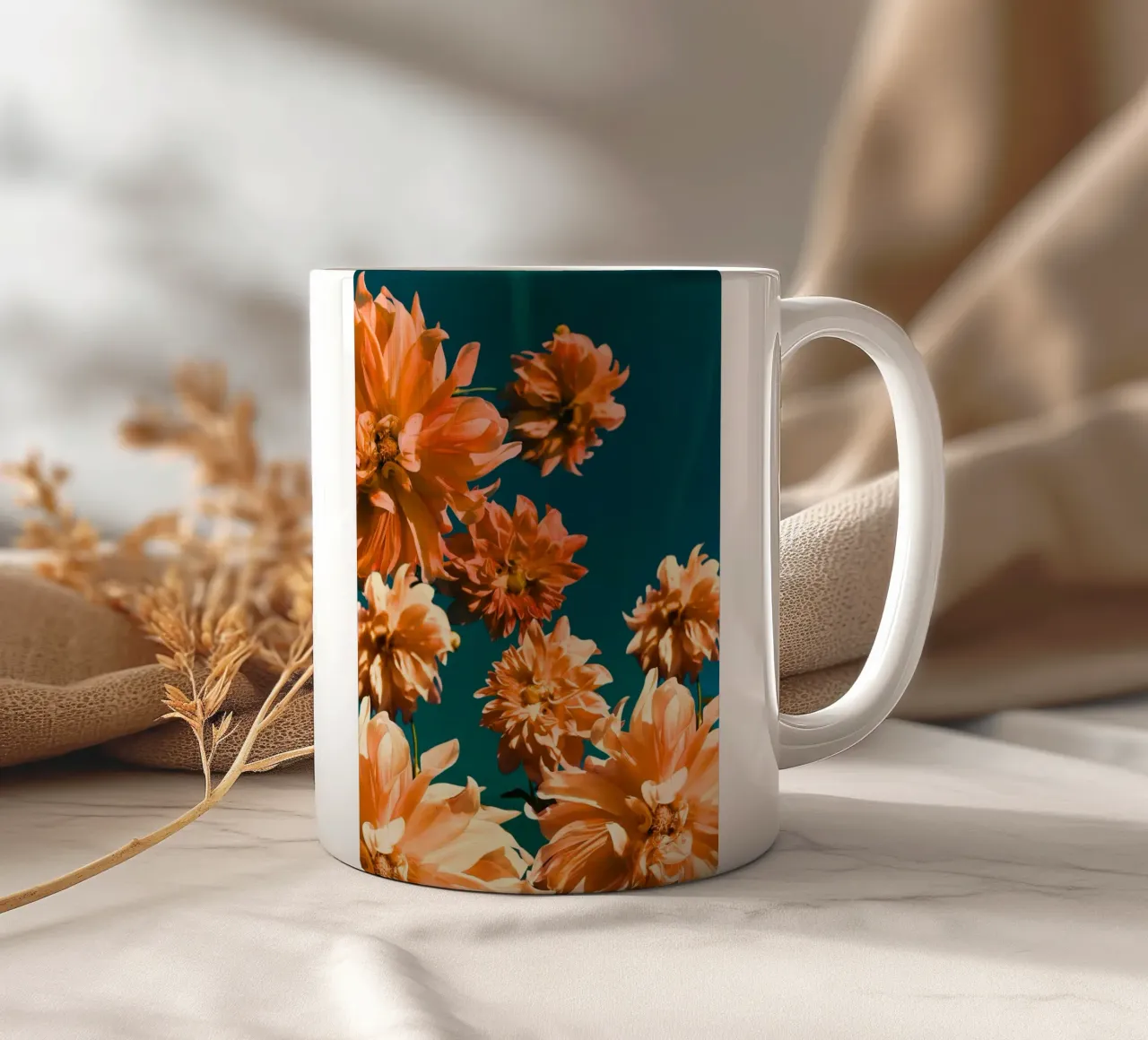 Dalie estive tazza in ceramica da Jana Leonenkov Art