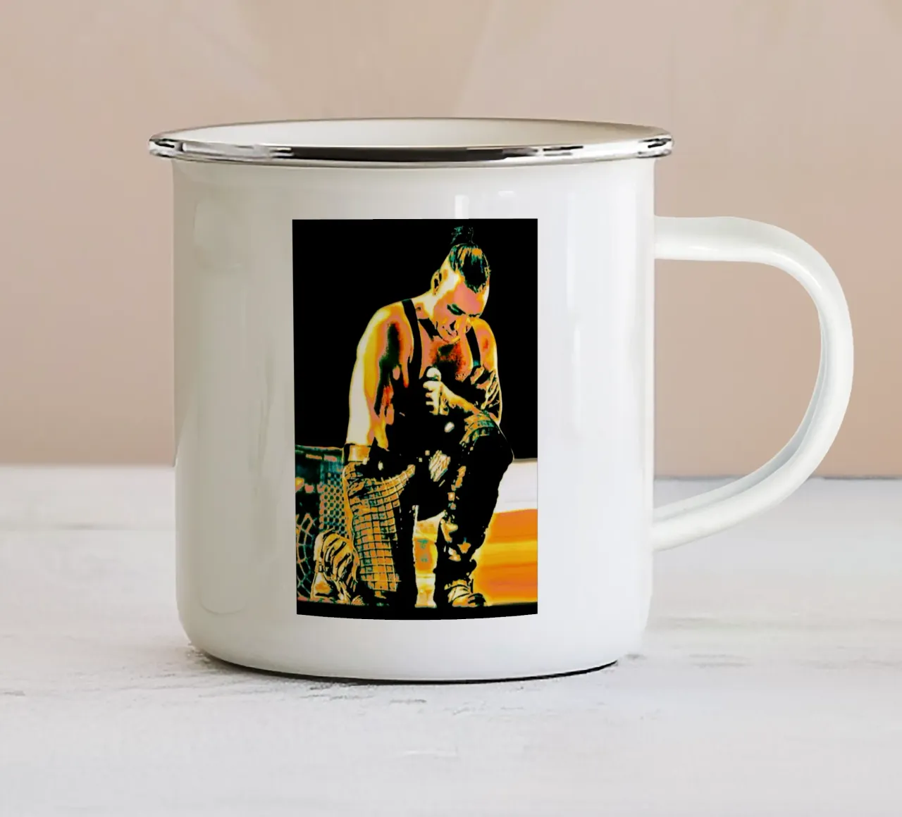 Till Lindemann arte tazza in smalto da Lembayung art
