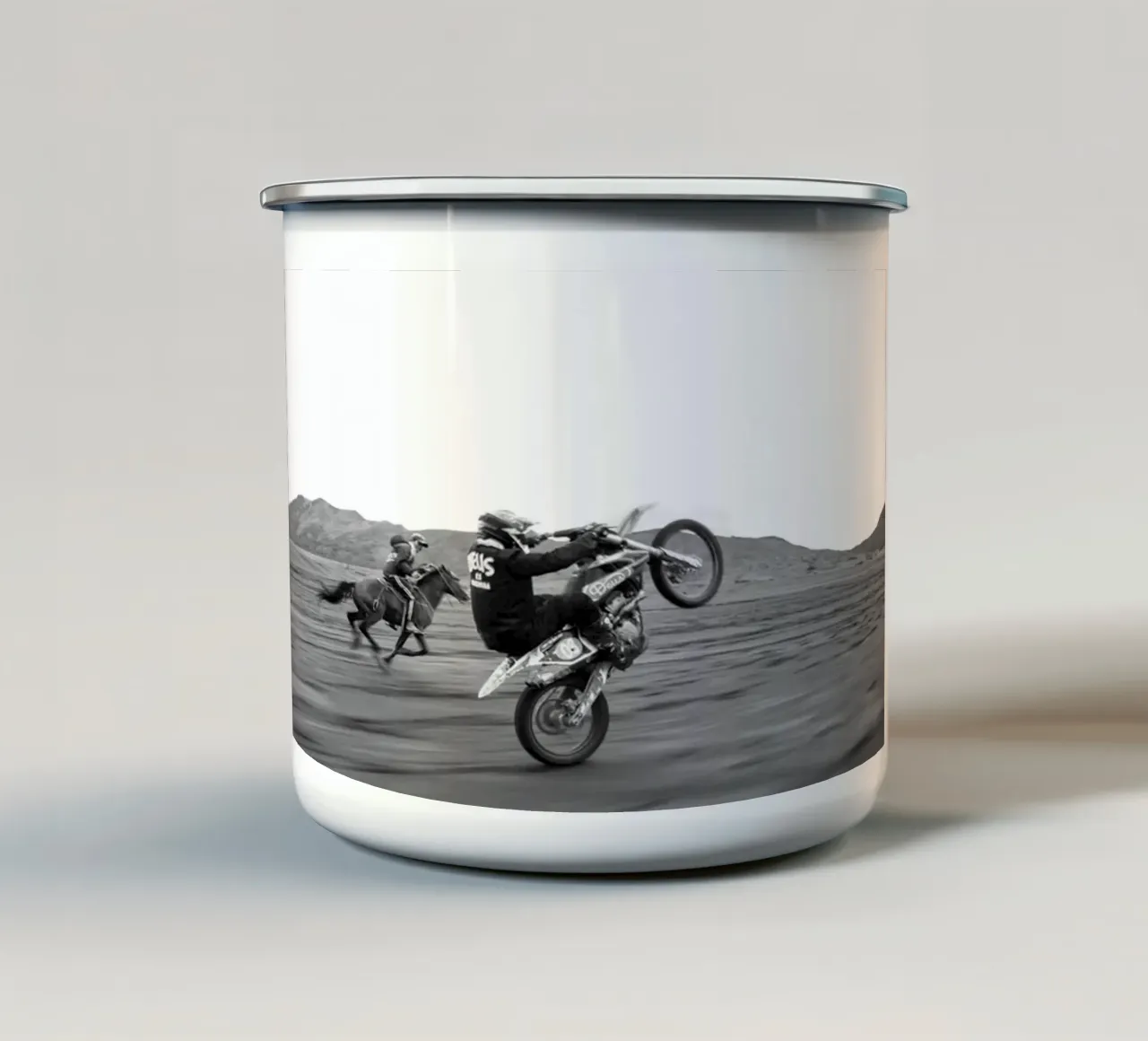 The Amazing Race tazza in smalto da Shiva Shops