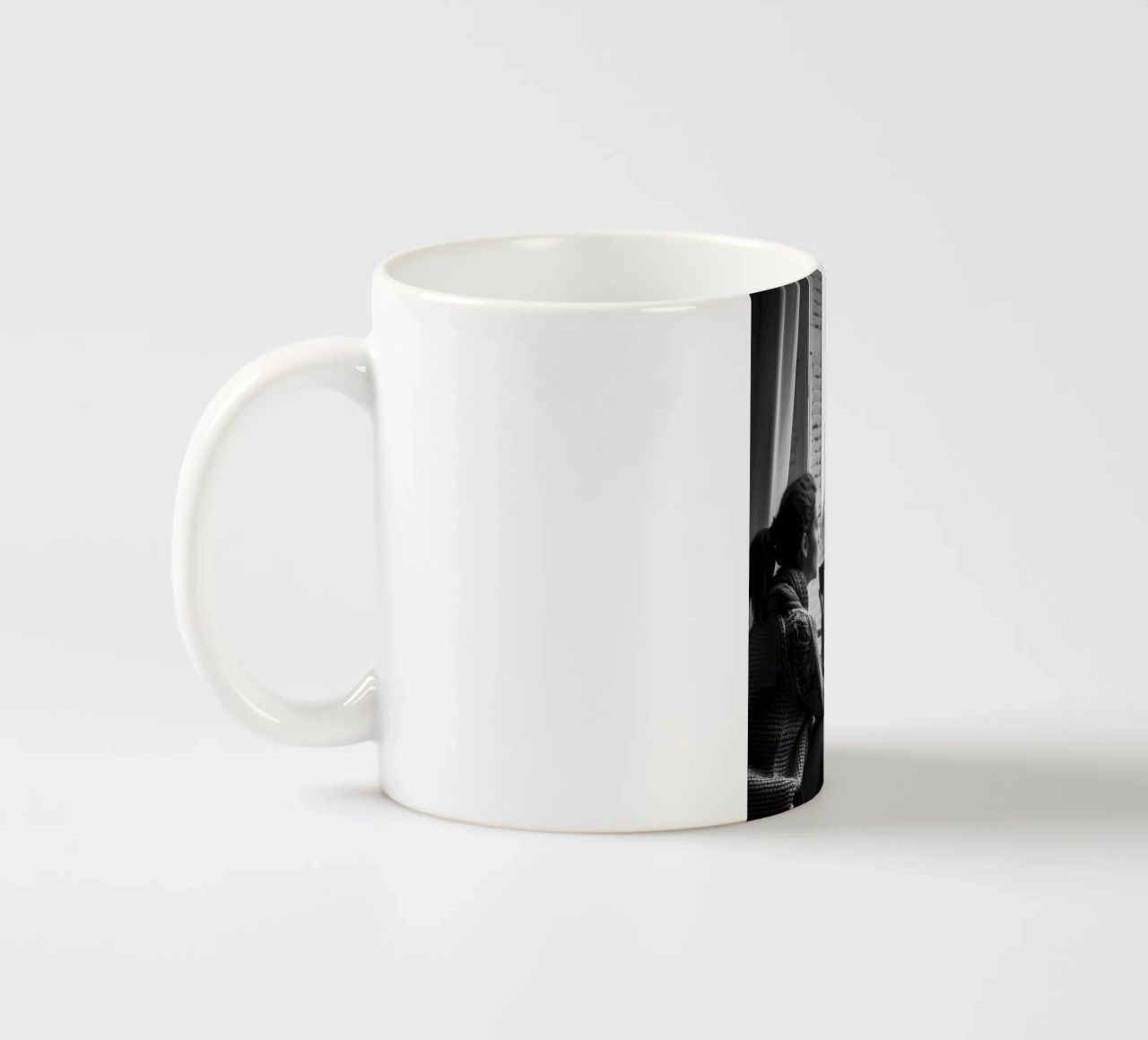 Kaffeepause a Parigi tazza in ceramica da M-Ulrich-Digital Art