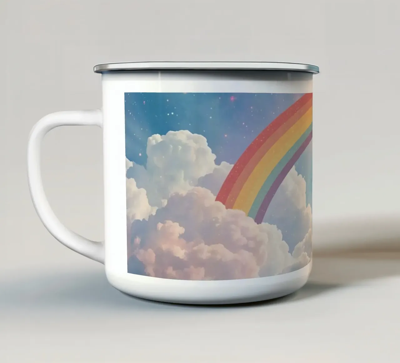 Sogni Arcobaleno sopra le nuvole nel cielo stellato tazza in smalto da DesignDoodle