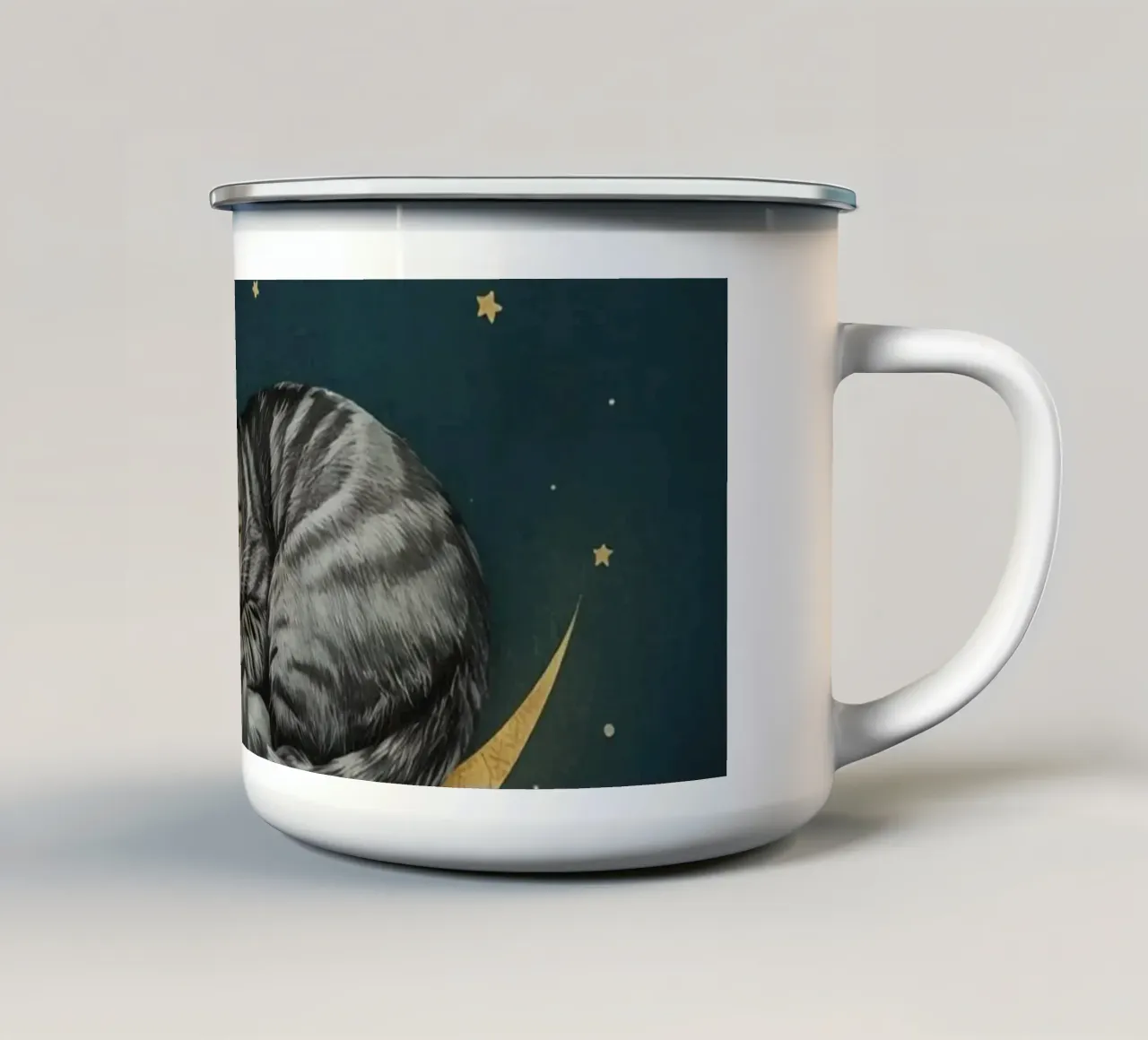 Gatto soriano che dorme sulla luna crescente tazza in smalto da DesignDoodle