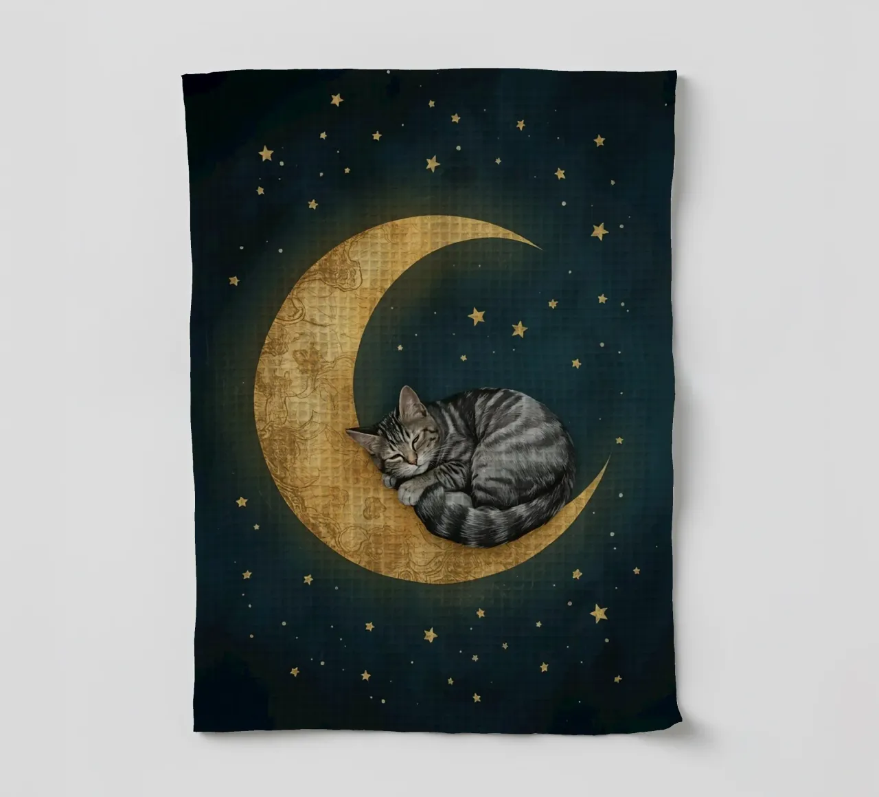 Chat tabby dormant sur un croissant de lune torchon de DesignDoodle
