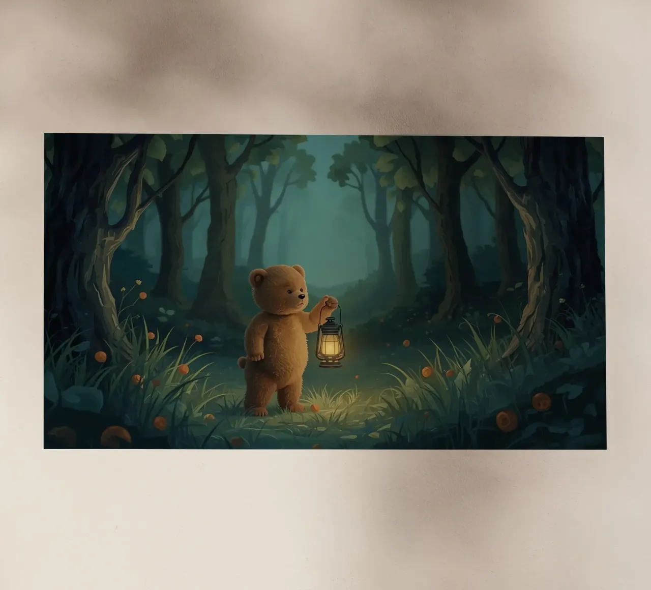 Orsacchiotto smarrito che tiene una lanterna nella foresta pellicola backlit da DesignDoodle